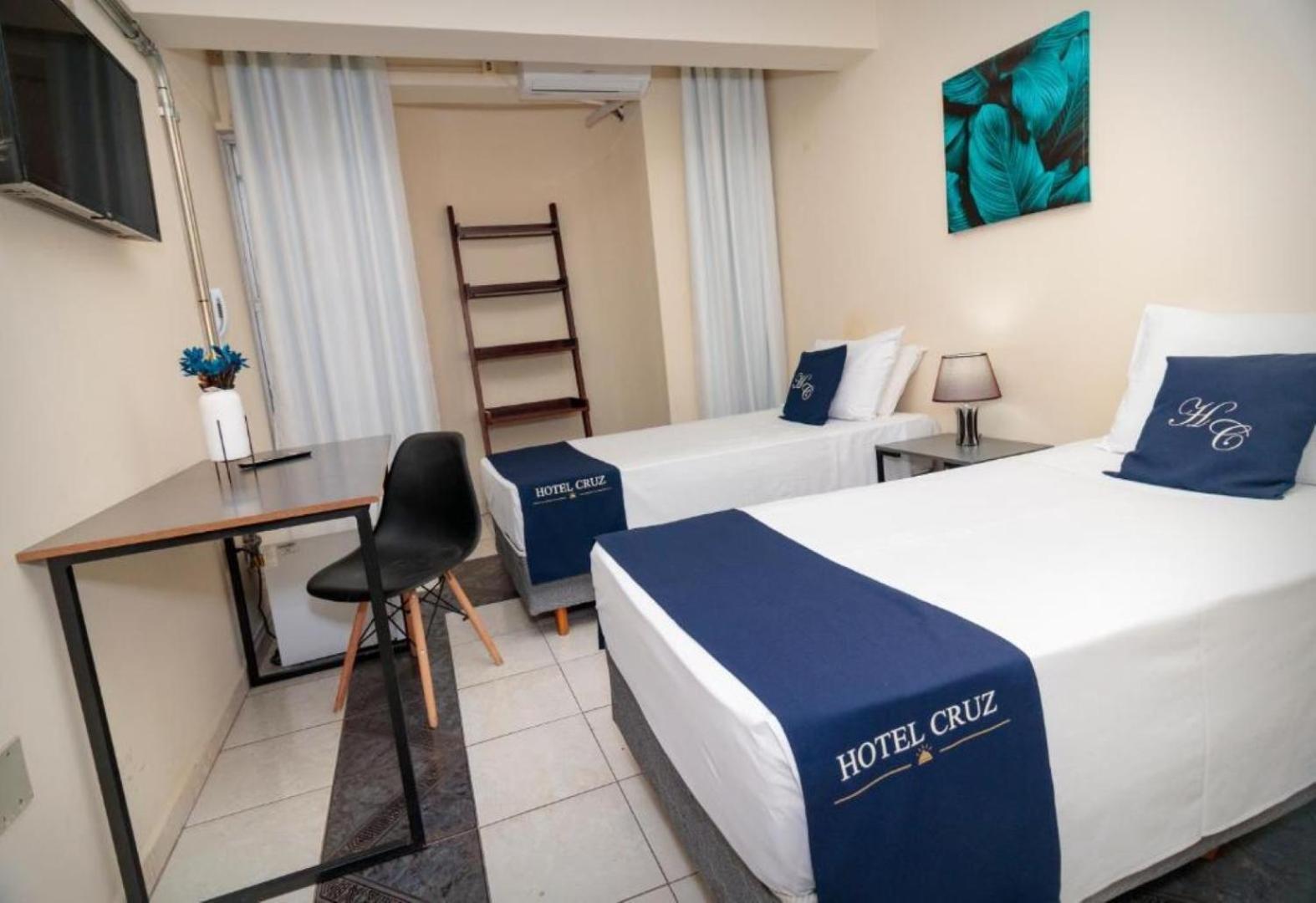 Cruz Hotel