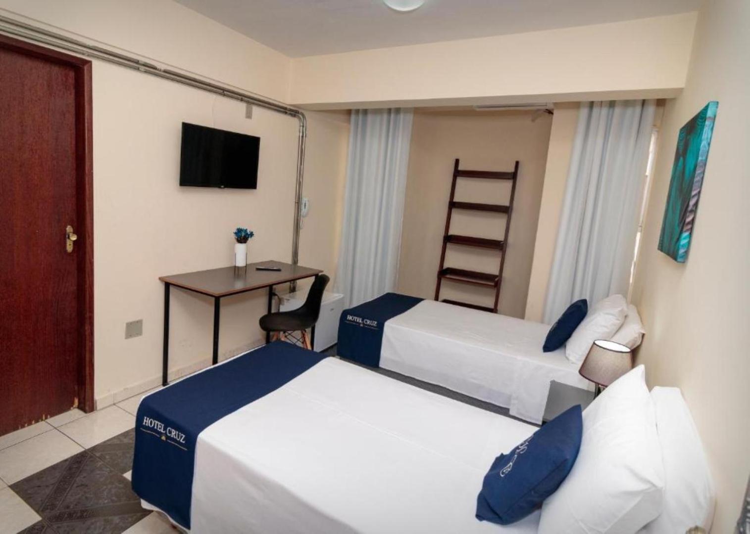 Cruz Hotel
